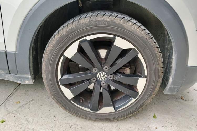 Used Volkswagen Tacqua 2020 1.5L Automatic Yue Right Front Wheel Hub