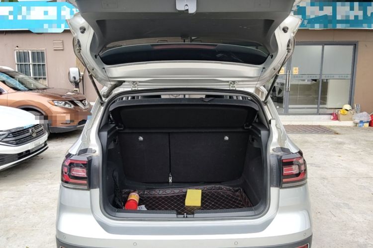 Used Volkswagen Tacqua 2020 1.5L Automatic Yue Trunk