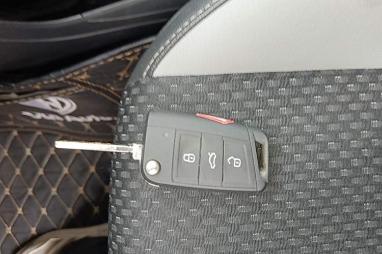 Used Volkswagen Tacqua 2020 1.5L Automatic Yue Vehicle Key