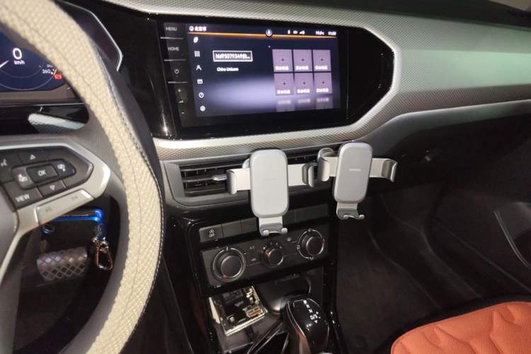 Used Volkswagen Tacqua 2020 1.5L Automatic Yue Audio And AC Panel