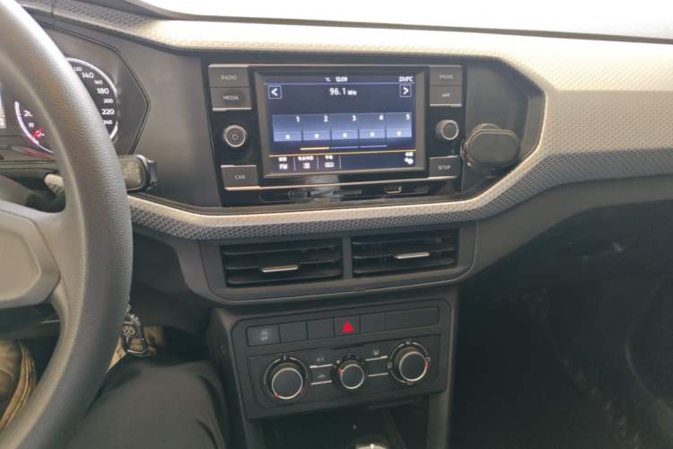 Used Volkswagen Tacqua 2020 1.5L Automatic Shang Audio And AC Panel