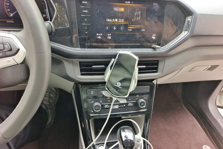 Used Volkswagen Tacqua 2020 280TSI DSG EnjoyPro Audio And AC Panel