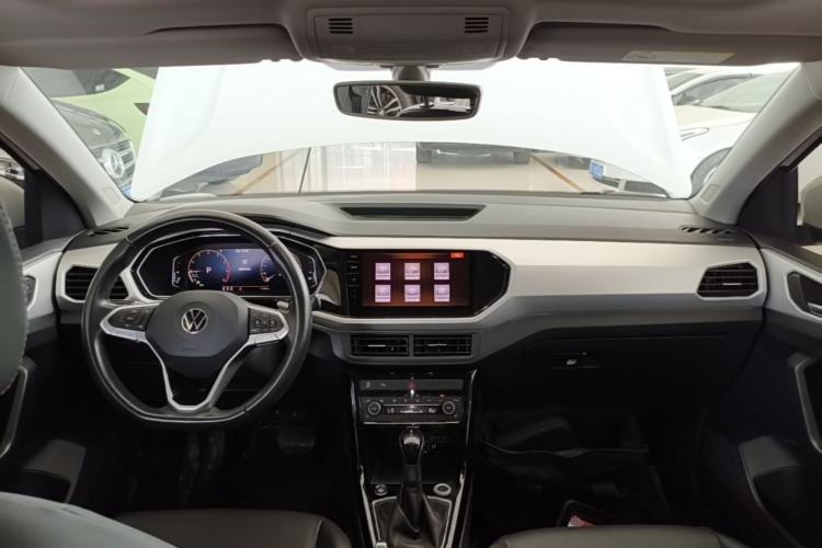 Used Volkswagen Tacqua 2020 280TSI DSG EnjoyPro Center Console