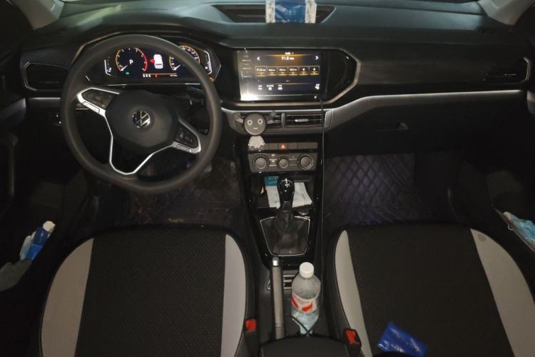 Used Volkswagen Tacqua 2020 1.5L Automatic Yue Center Console