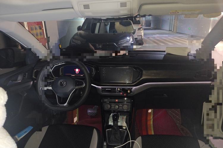 Used Volkswagen Tacqua 2020 1.5L Automatic Yue Center Console