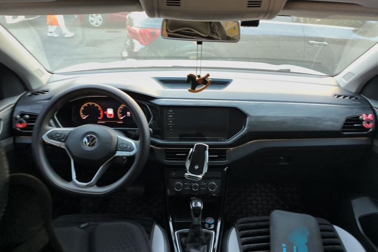 Used Volkswagen Tacqua 2020 1.5L Automatic Yue Center Console