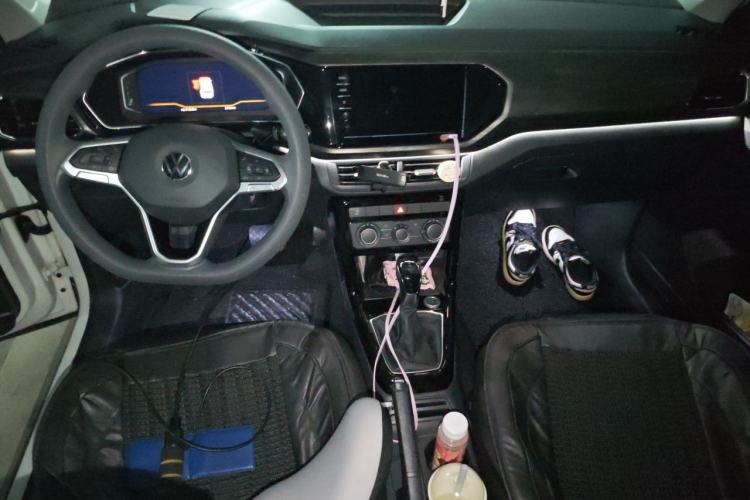 Used Volkswagen Tacqua 2020 1.5L Automatic Yue Center Console