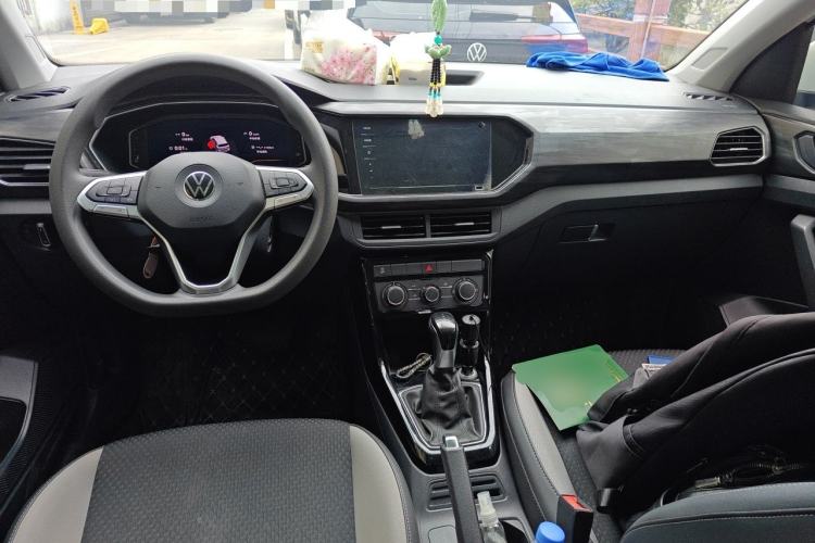 Used Volkswagen Tacqua 2020 1.5L Automatic Yue Center Console