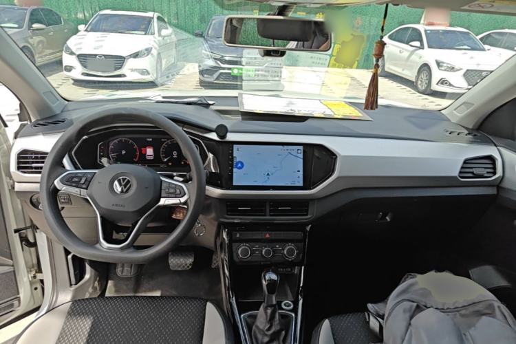 Used Volkswagen Tacqua 2020 1.5L Automatic Yue Center Console