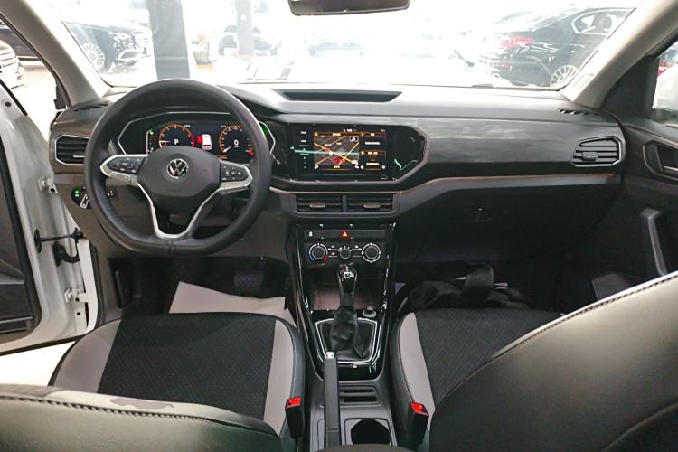Used Volkswagen Tacqua 2020 1.5L Automatic Yue Center Console