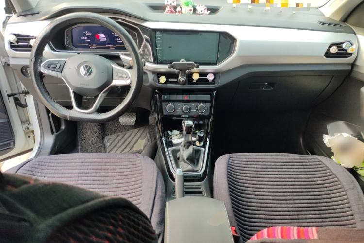 Used Volkswagen Tacqua 2020 1.5L Automatic Yue Center Console