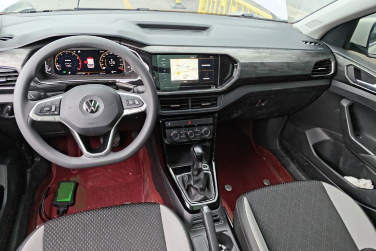 Used Volkswagen Tacqua 2020 1.5L Automatic Yue Center Console