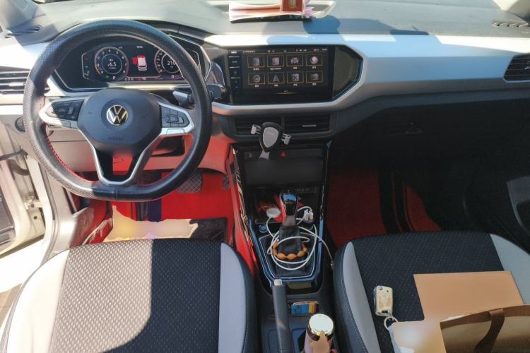 Used Volkswagen Tacqua 2020 1.5L Automatic Yue Center Console