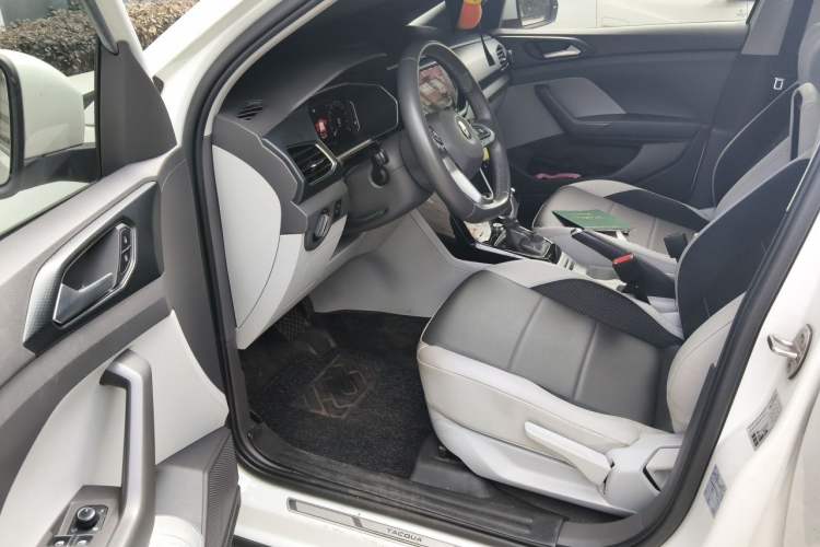 Used Volkswagen Tacqua 2020 280TSI DSG EnjoyPro Driver Seat