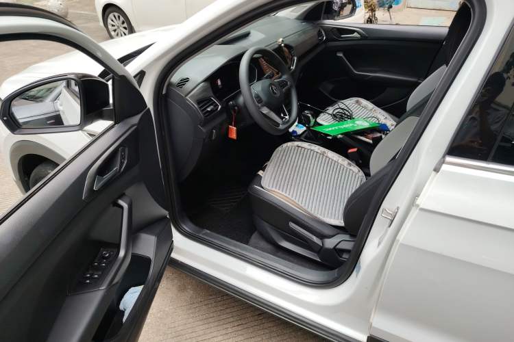 Used Volkswagen Tacqua 2020 280TSI Starry Limited Edition Driver Seat