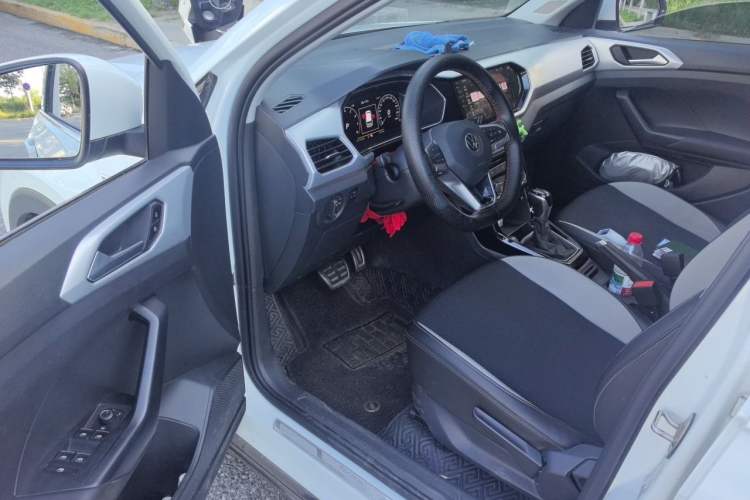 Used Volkswagen Tacqua 2020 280TSI DSG R-Line Driver Seat