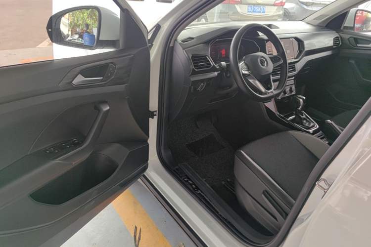 Used Volkswagen Tacqua 2020 1.5L Automatic Yue Driver Seat