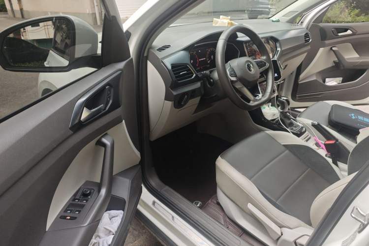 Used Volkswagen Tacqua 2020 280TSI Starry Limited Edition Driver Seat
