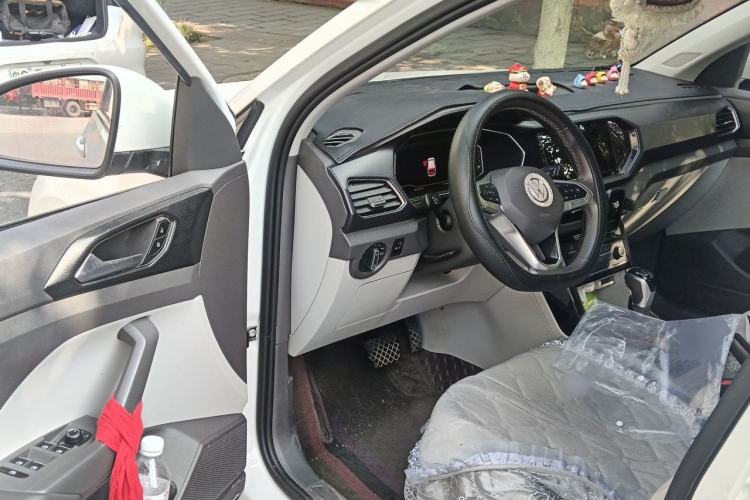 Used Volkswagen Tacqua 2020 280TSI DSG EnjoyPro Driver Seat