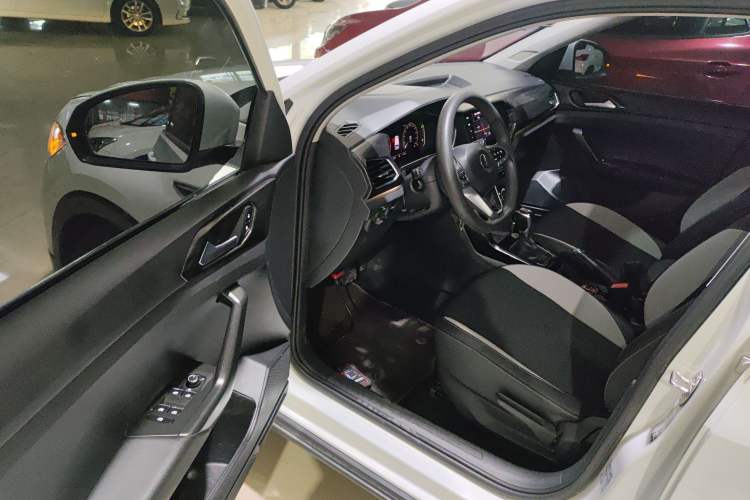 Used Volkswagen Tacqua 2020 1.5L Automatic Yue Driver Seat