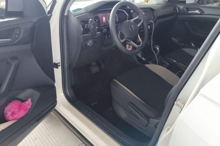 Used Volkswagen Tacqua 2020 1.5L Automatic Yue Driver Seat