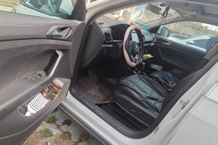 Used Volkswagen Tacqua 2020 1.5L Automatic Yue Driver Seat
