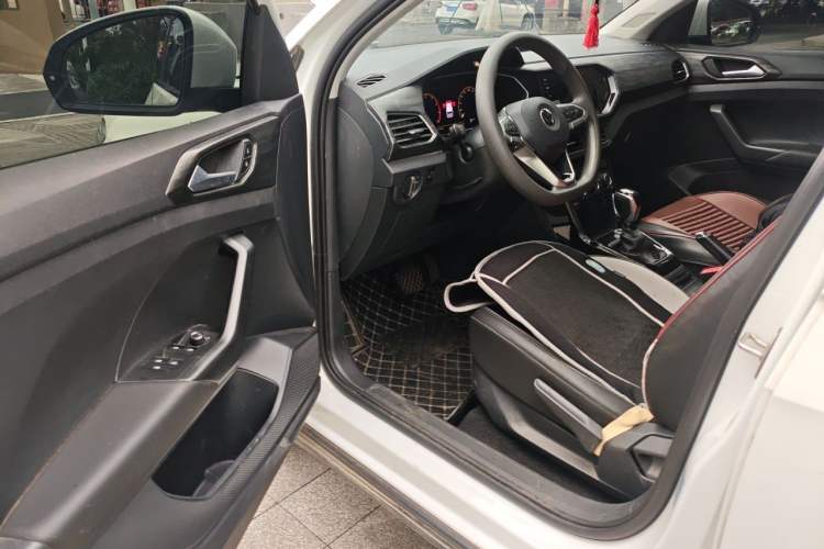 Used Volkswagen Tacqua 2020 1.5L Automatic Yue Driver Seat
