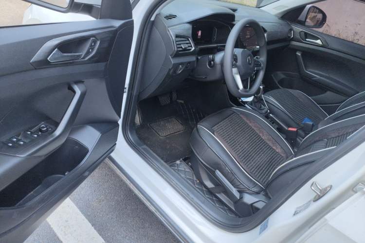 Used Volkswagen Tacqua 2020 1.5L Automatic Yue Driver Seat