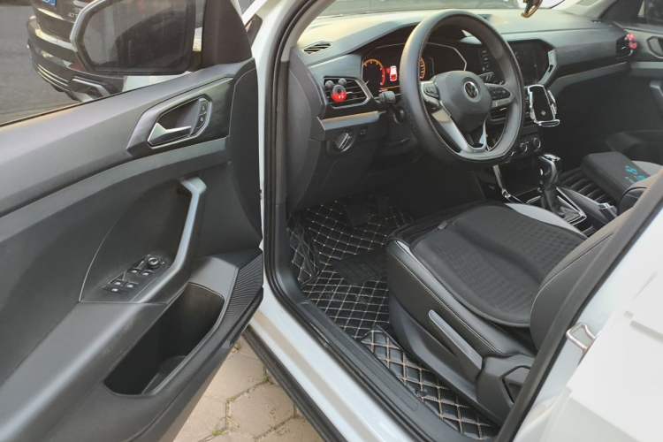 Used Volkswagen Tacqua 2020 1.5L Automatic Yue Driver Seat