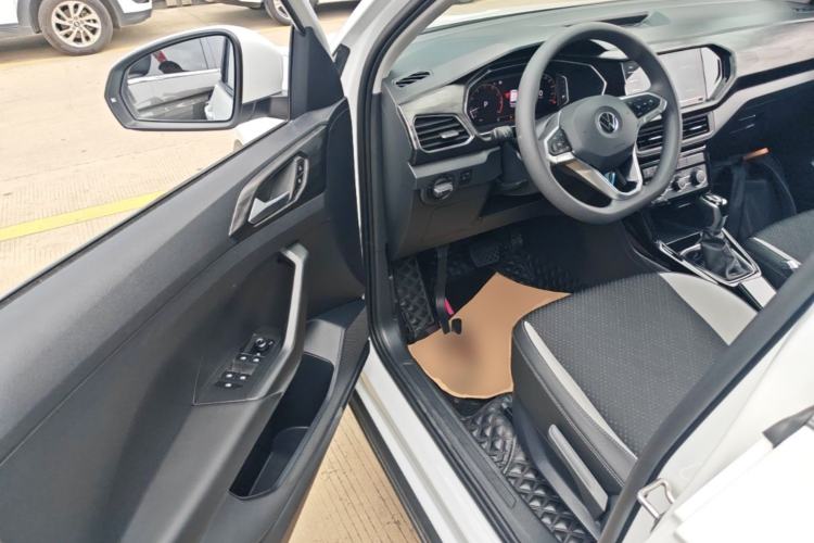 Used Volkswagen Tacqua 2020 1.5L Automatic Yue Driver Seat