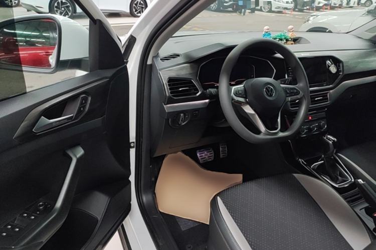 Used Volkswagen Tacqua 2020 1.5L Automatic Yue Driver Seat