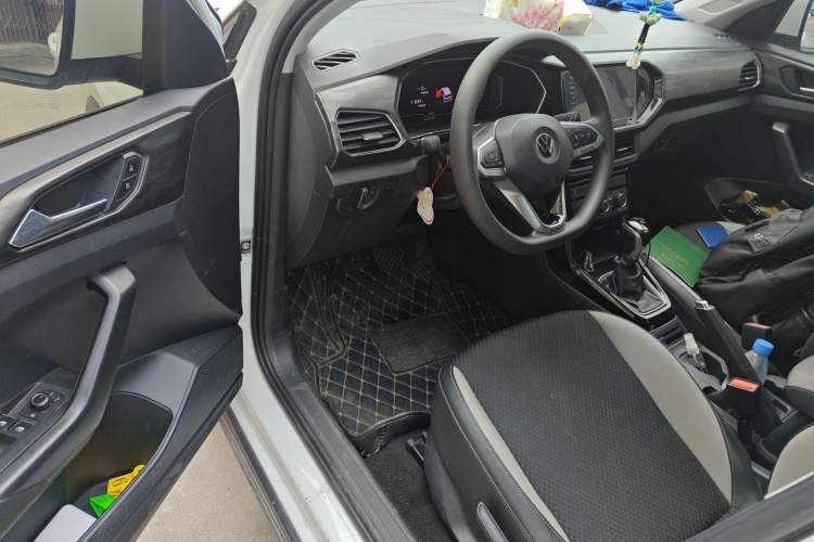 Used Volkswagen Tacqua 2020 1.5L Automatic Yue Driver Seat