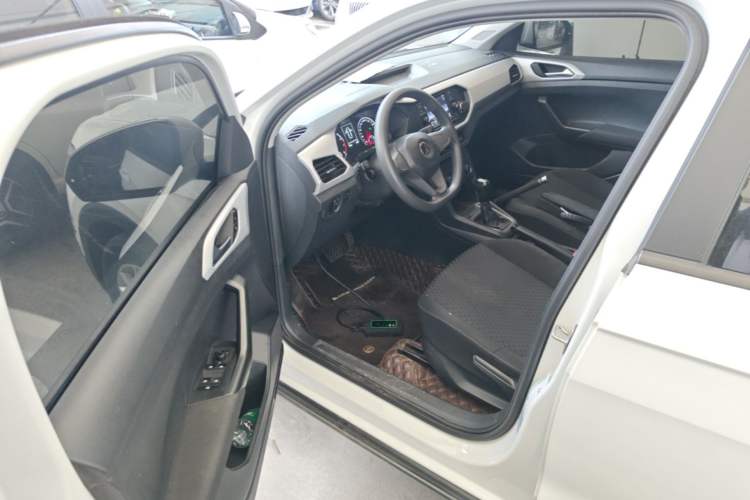 Used Volkswagen Tacqua 2020 1.5L Automatic Shang Driver Seat