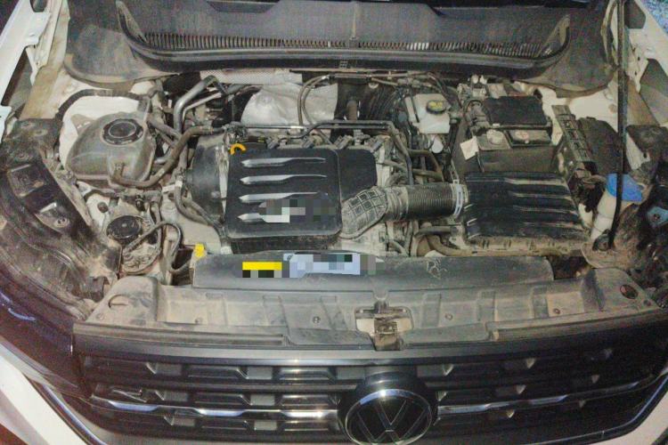 Used Volkswagen Tacqua 2020 1.5L Automatic R-Line Engine Bay
