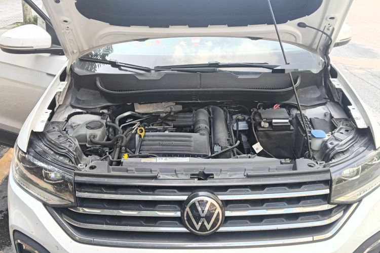 Used Volkswagen Tacqua 2020 280TSI DSG EnjoyPro Engine Bay
