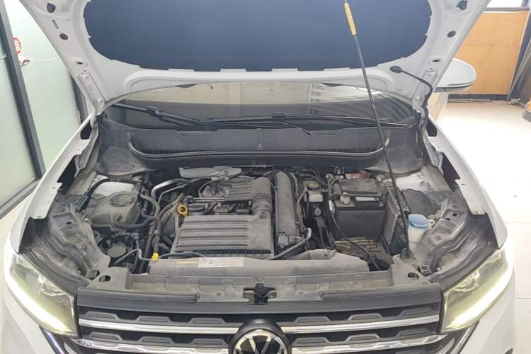 Used Volkswagen Tacqua 2020 280TSI DSG EnjoyPro Engine Bay