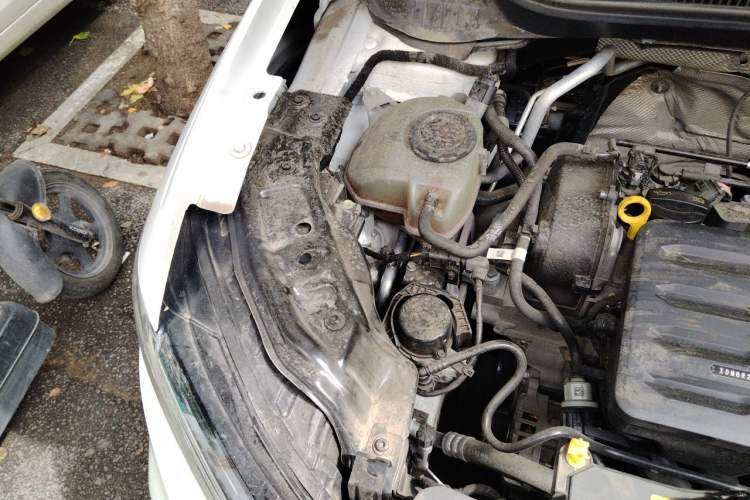 Used Volkswagen Tacqua 2020 1.5L Automatic Yue Engine Bay Right