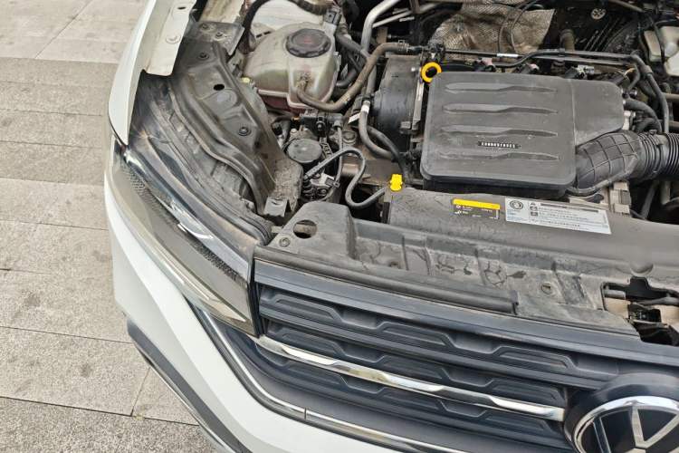 Used Volkswagen Tacqua 2020 1.5L Automatic Yue Engine Bay Right