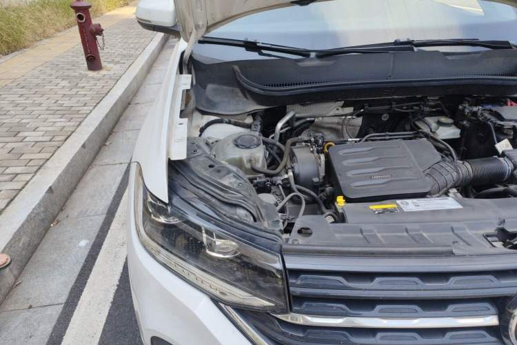 Used Volkswagen Tacqua 2020 1.5L Automatic Yue Engine Bay Right