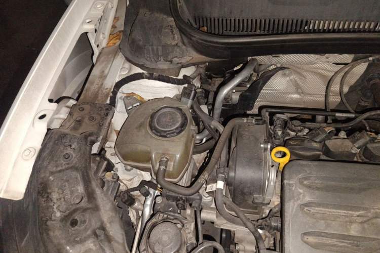Used Volkswagen Tacqua 2020 1.5L Automatic Yue Engine Bay Right