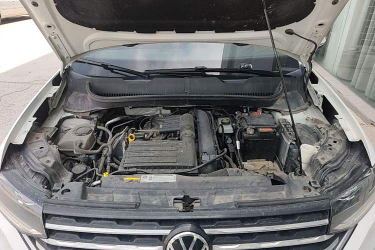 Used Volkswagen Tacqua 2020 280TSI DSG EnjoyPro Engine Bay