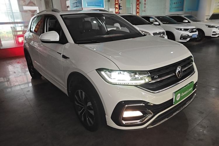 Used Volkswagen Tacqua 2020 1.5L Automatic R-Line Front Right 45 Deg