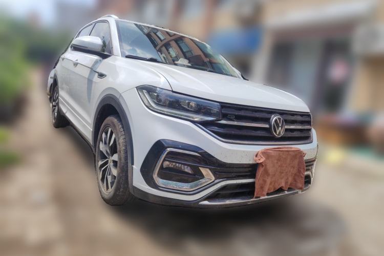 Used Volkswagen Tacqua 2020 1.5L Automatic R-Line Front Right 45 Deg
