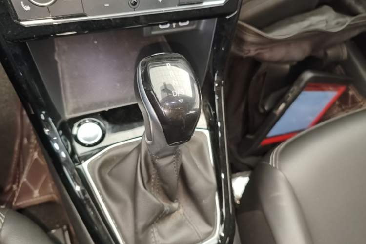 Used Volkswagen Tacqua 2020 280TSI DSG EnjoyPro Gear Lever