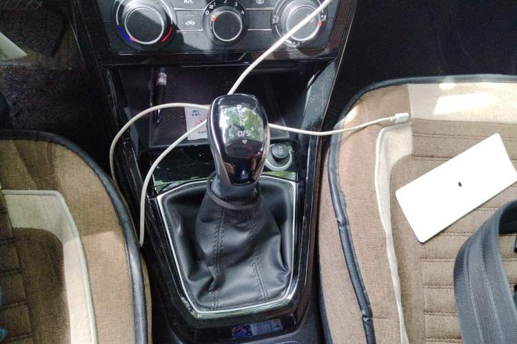 Used Volkswagen Tacqua 2020 1.5L Automatic Yue Gear Lever