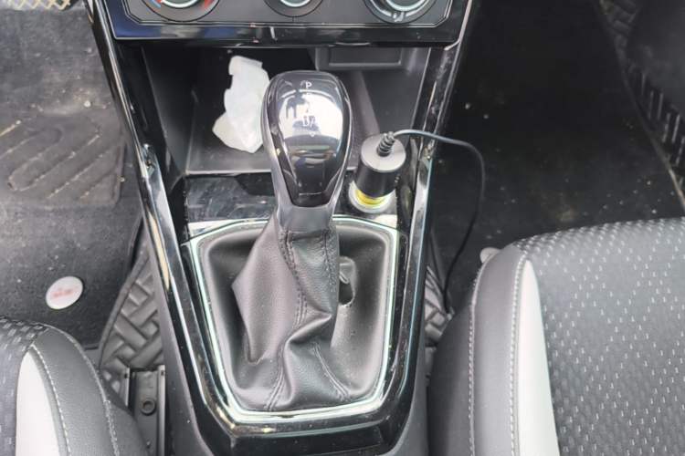 Used Volkswagen Tacqua 2020 1.5L Automatic Yue Gear Lever