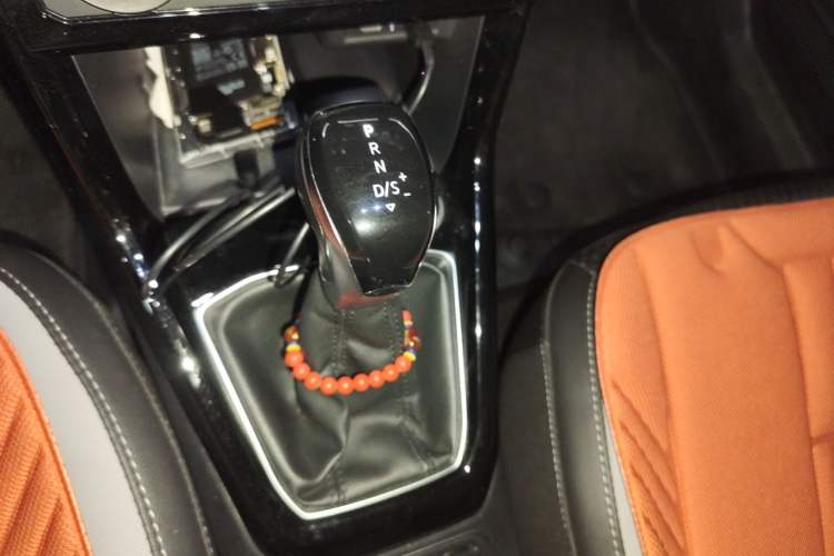 Used Volkswagen Tacqua 2020 1.5L Automatic Yue Gear Lever