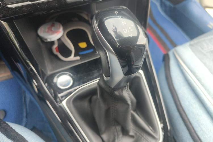 Used Volkswagen Tacqua 2020 280TSI Starry Limited Edition Gear Lever