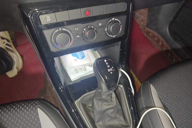 Used Volkswagen Tacqua 2020 1.5L Automatic Yue Gear Lever