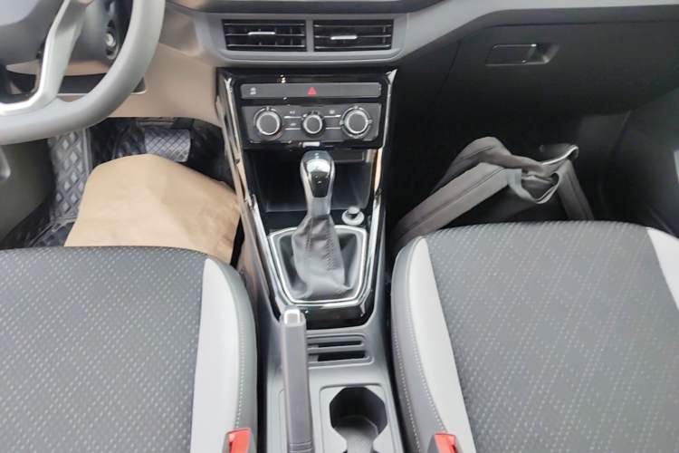 Used Volkswagen Tacqua 2020 1.5L Automatic Yue Gear Lever
